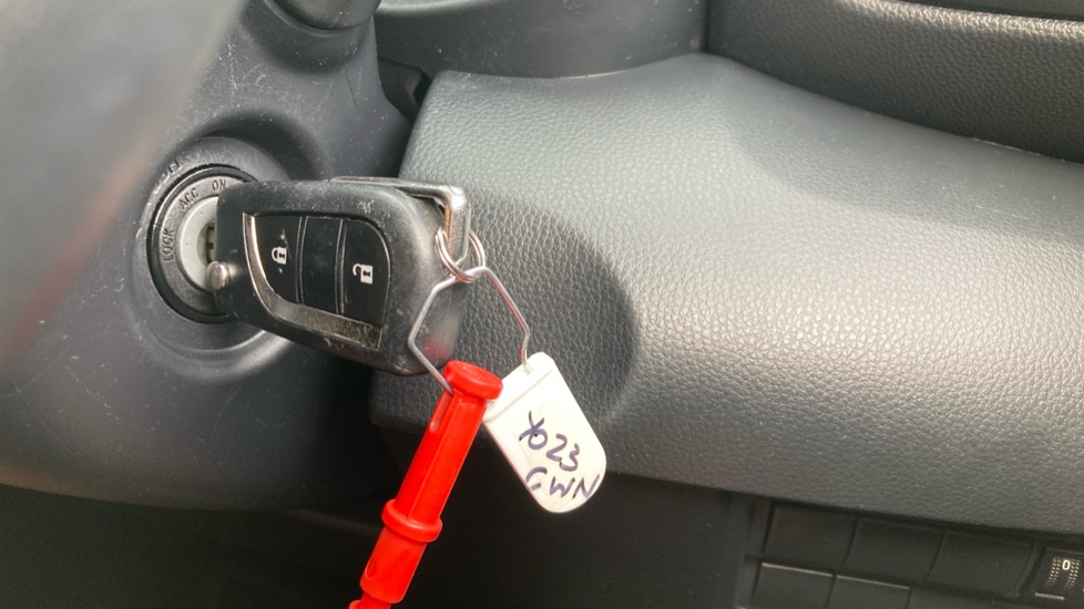 Toyota Yaris 1.5 Hybrid Icon 5dr CVT Hybrid Hatchback - Image 16