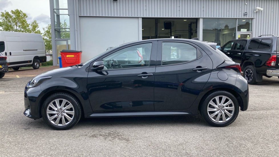 Toyota Yaris 1.5 Hybrid Icon 5dr CVT Hybrid Hatchback - Image 24