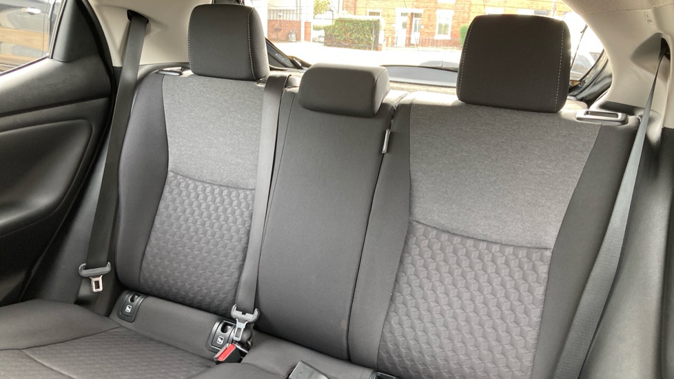 Toyota Yaris 1.5 Hybrid Icon 5dr CVT Hybrid Hatchback - Image 39