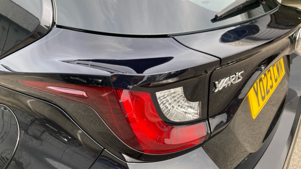 Toyota Yaris 1.5 Hybrid Icon 5dr CVT Hybrid Hatchback - Image 41
