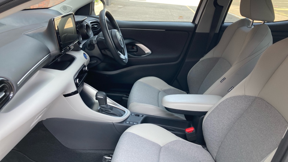 Toyota Yaris 1.5 Hybrid Excel 5dr CVT Hybrid Hatchback - Image 5
