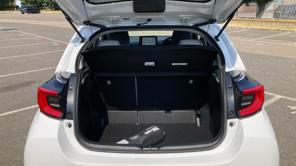 Toyota Yaris 1.5 Hybrid Excel 5dr CVT Hybrid Hatchback - Image 13