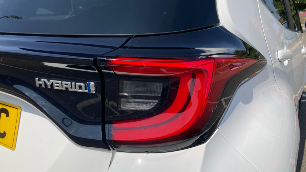 Toyota Yaris 1.5 Hybrid Excel 5dr CVT Hybrid Hatchback - Image 21