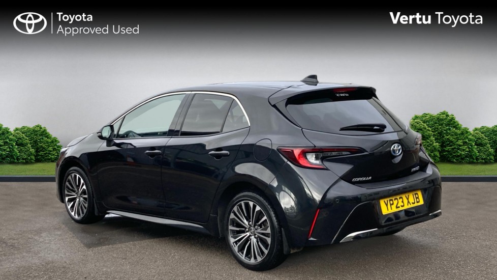 Toyota Corolla 1.8 Hybrid Design 5dr CVT Hybrid Hatchback - Image 4