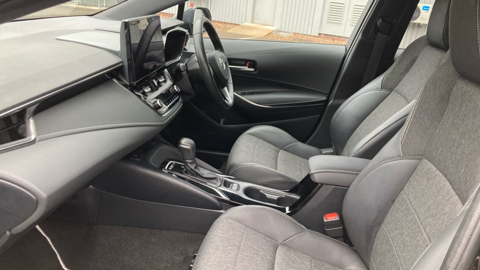 Toyota Corolla 1.8 Hybrid Design 5dr CVT Hybrid Hatchback - Image 5
