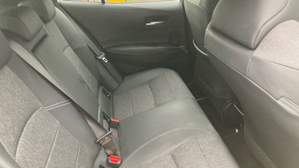 Toyota Corolla 1.8 Hybrid Design 5dr CVT Hybrid Hatchback - Image 8