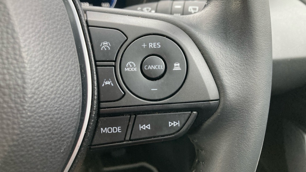 Toyota Corolla 1.8 Hybrid Design 5dr CVT Hybrid Hatchback - Image 31