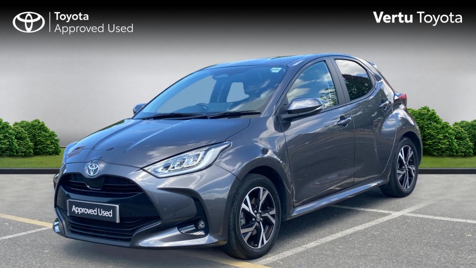 Toyota Yaris 1.5 Hybrid Design 5dr CVT Hybrid Hatchback - Image 3