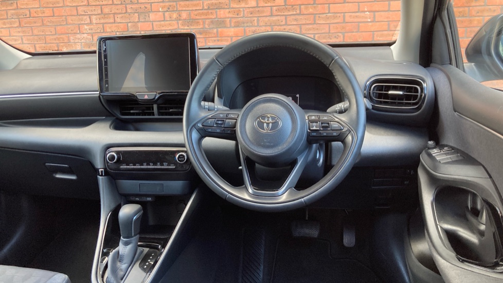 Toyota Yaris 1.5 Hybrid Design 5dr CVT Hybrid Hatchback - Image 6
