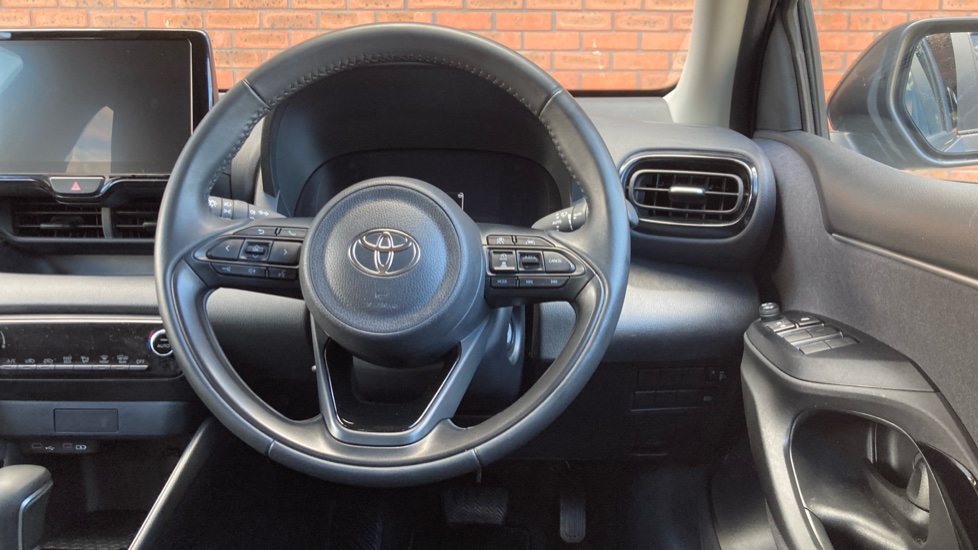 Toyota Yaris 1.5 Hybrid Design 5dr CVT Hybrid Hatchback - Image 10