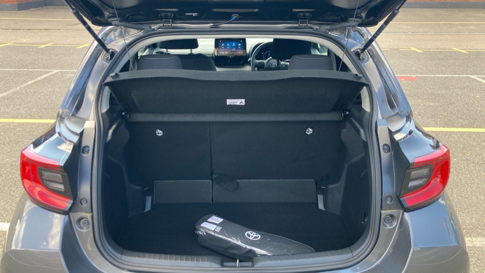 Toyota Yaris 1.5 Hybrid Design 5dr CVT Hybrid Hatchback - Image 13