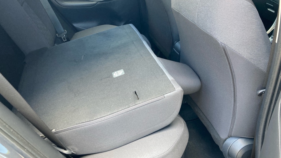 Toyota Yaris 1.5 Hybrid Design 5dr CVT Hybrid Hatchback - Image 18