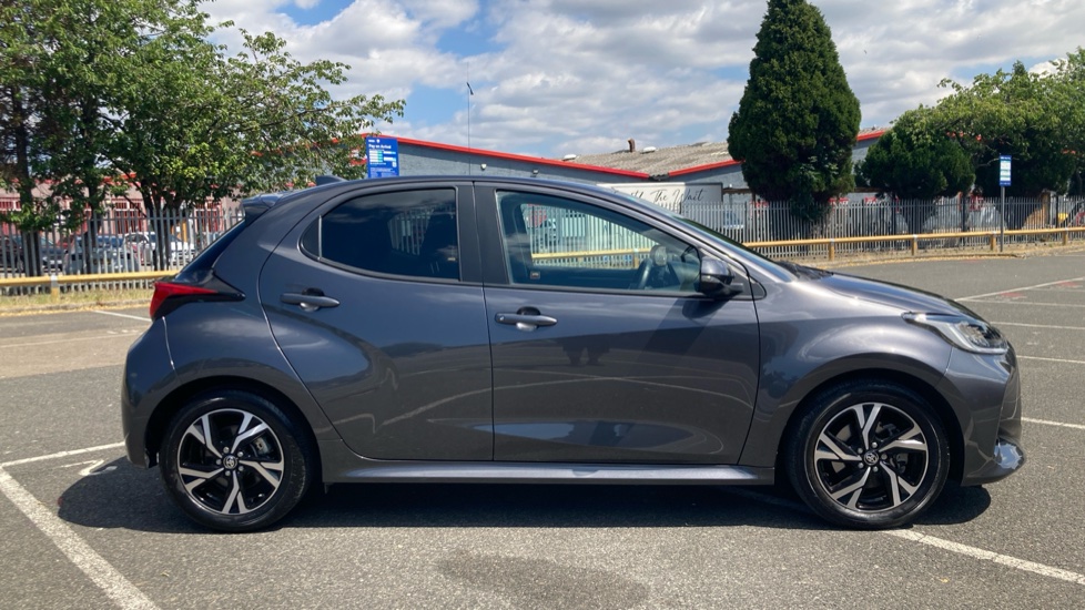 Toyota Yaris 1.5 Hybrid Design 5dr CVT Hybrid Hatchback - Image 23