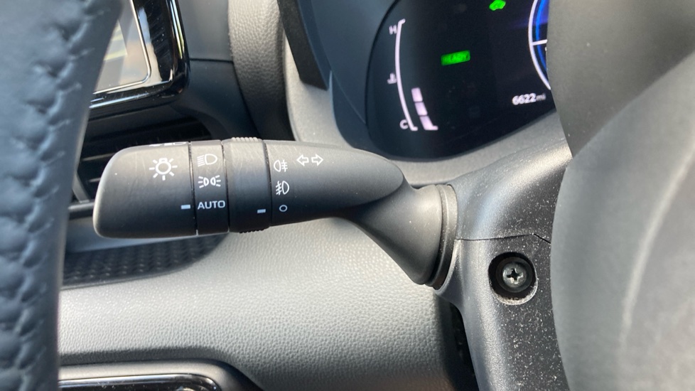 Toyota Yaris 1.5 Hybrid Design 5dr CVT Hybrid Hatchback - Image 31
