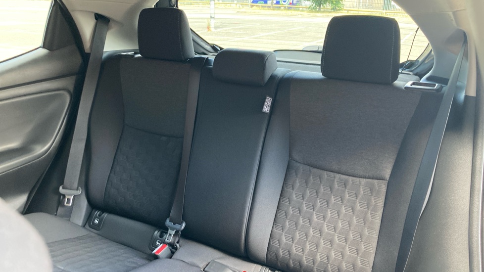 Toyota Yaris 1.5 Hybrid Design 5dr CVT Hybrid Hatchback - Image 39