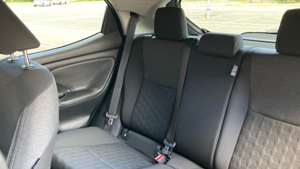 Toyota Yaris 1.5 Hybrid Design 5dr CVT Hybrid Hatchback - Image 40