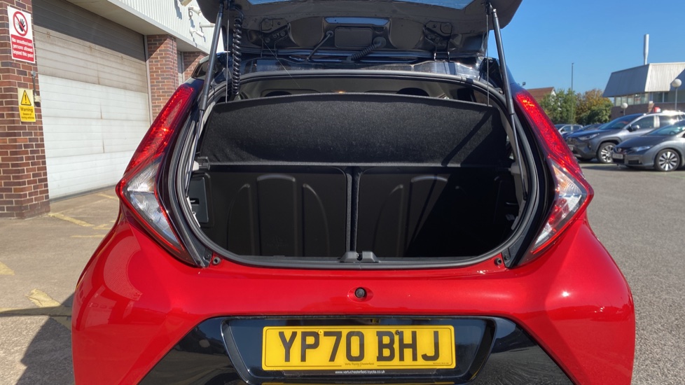 Toyota Aygo 1.0 VVT-i X-Clusiv 5dr Petrol Hatchback - Image 4