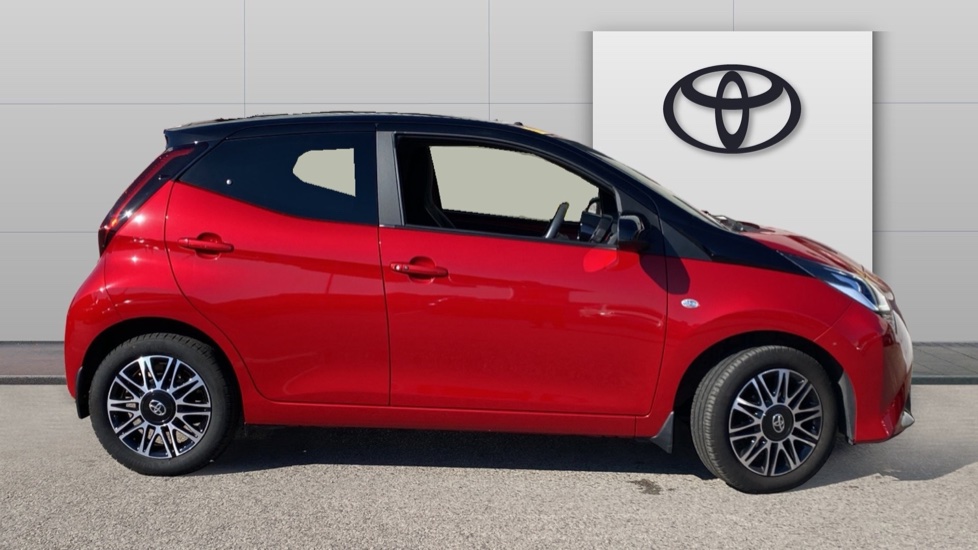 Toyota Aygo 1.0 VVT-i X-Clusiv 5dr Petrol Hatchback - Image 5