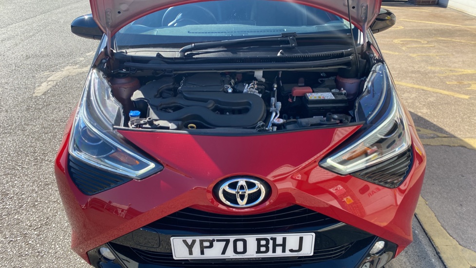 Toyota Aygo 1.0 VVT-i X-Clusiv 5dr Petrol Hatchback - Image 8