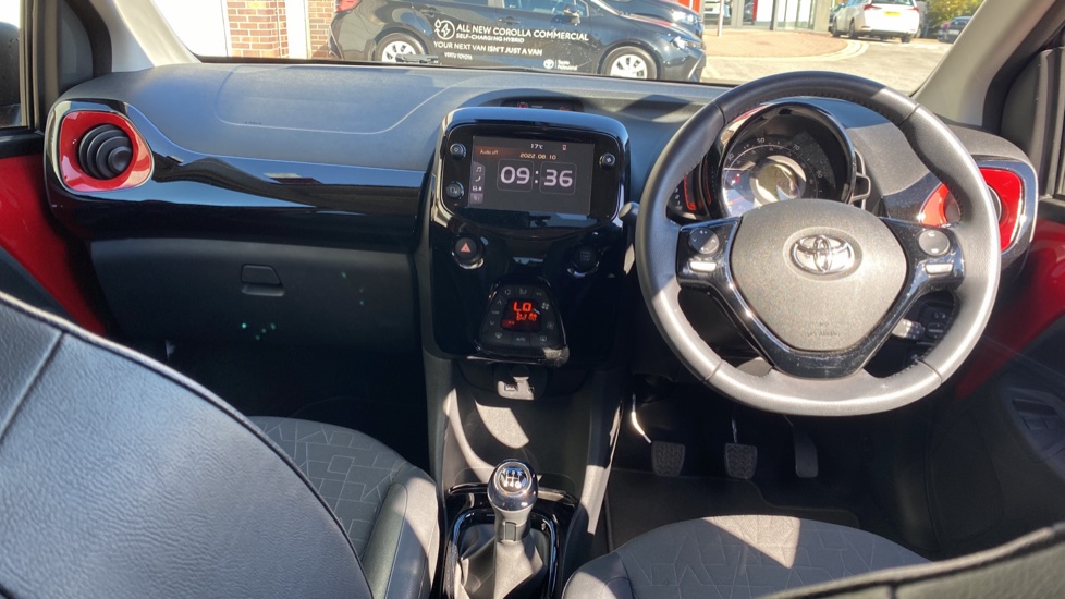 Toyota Aygo 1.0 VVT-i X-Clusiv 5dr Petrol Hatchback - Image 10
