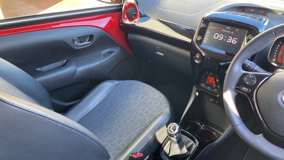 Toyota Aygo 1.0 VVT-i X-Clusiv 5dr Petrol Hatchback - Image 14