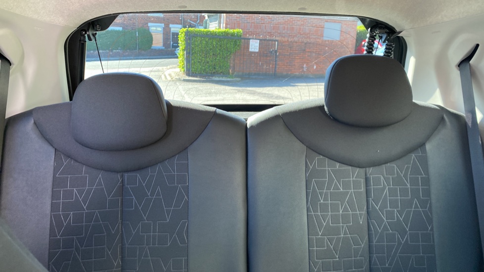 Toyota Aygo 1.0 VVT-i X-Clusiv 5dr Petrol Hatchback - Image 15