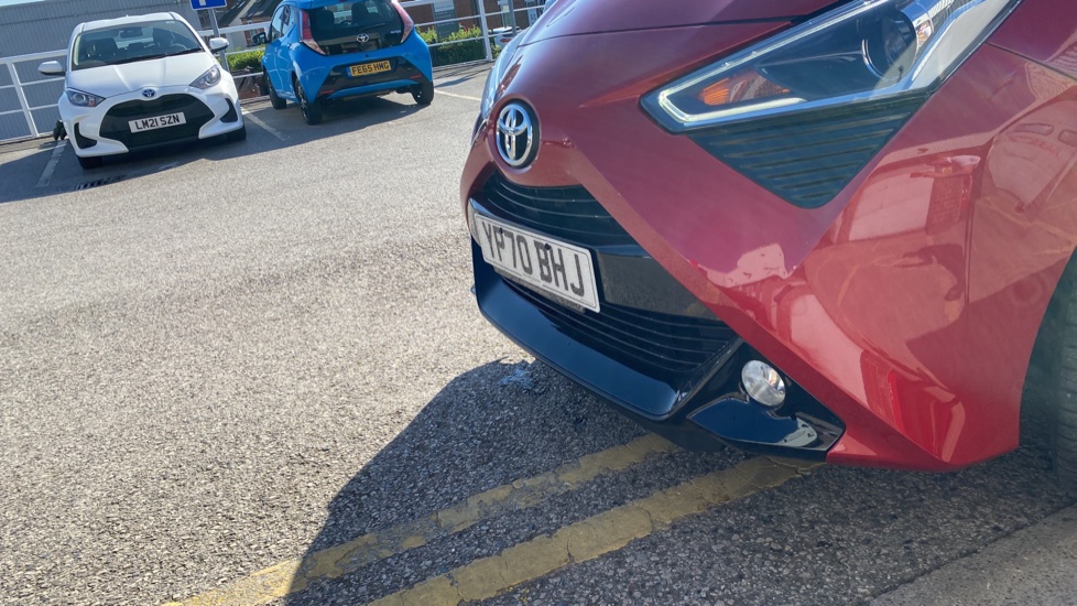 Toyota Aygo 1.0 VVT-i X-Clusiv 5dr Petrol Hatchback - Image 25