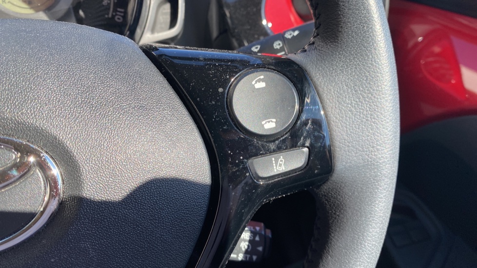 Toyota Aygo 1.0 VVT-i X-Clusiv 5dr Petrol Hatchback - Image 31