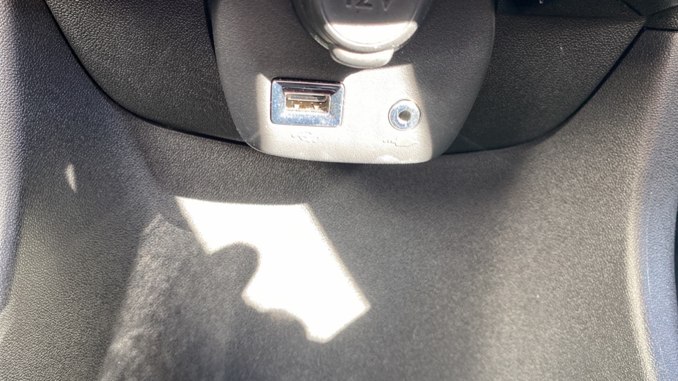 Toyota Aygo 1.0 VVT-i X-Clusiv 5dr Petrol Hatchback - Image 46