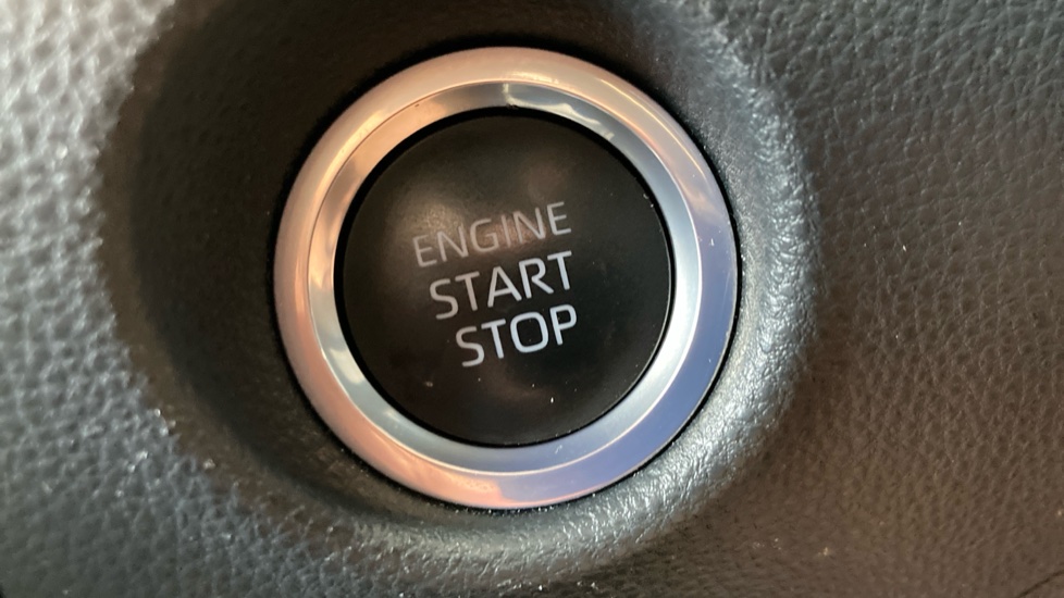 Toyota Aygo X 1.0 VVT-i Exclusive 5dr Auto Petrol Hatchback - Image 16
