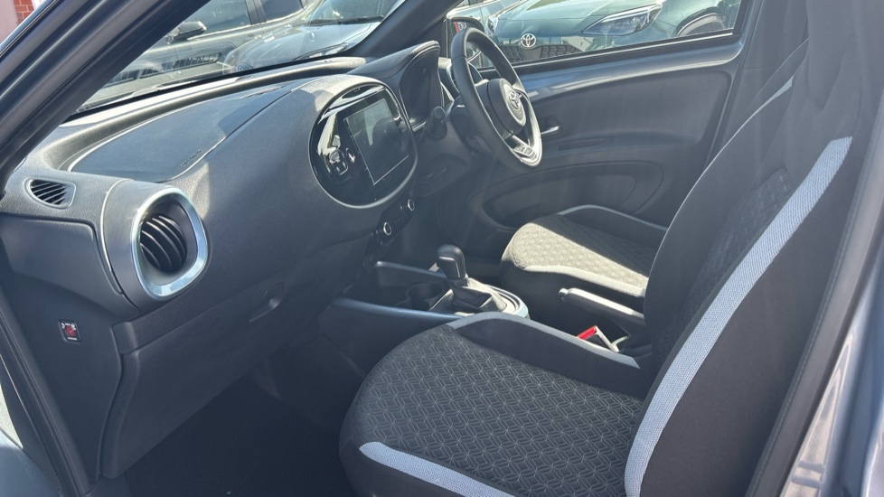 Toyota Aygo X 1.0 VVT-i Edge 5dr Auto Petrol Hatchback - Image 5