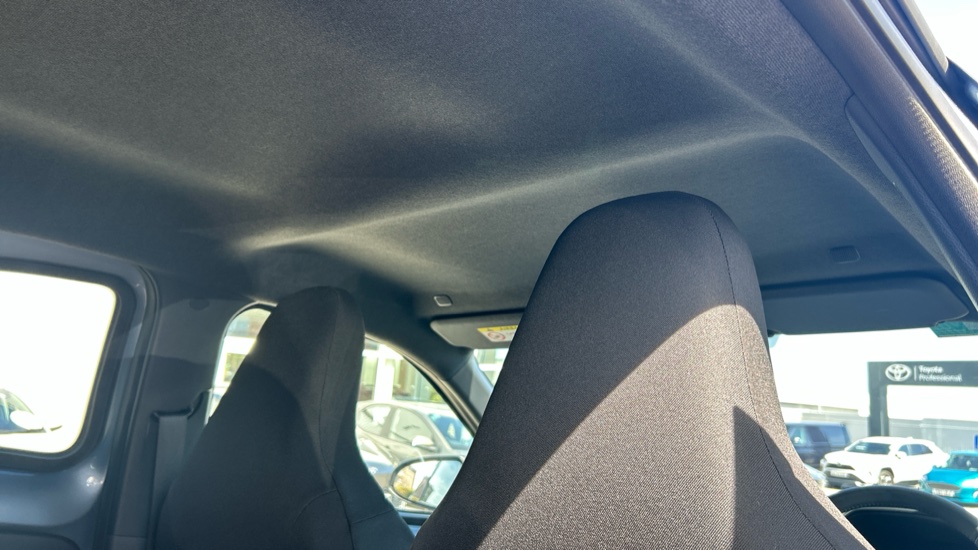 Toyota Aygo X 1.0 VVT-i Edge 5dr Auto Petrol Hatchback - Image 19