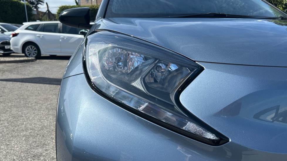 Toyota Aygo X 1.0 VVT-i Edge 5dr Auto Petrol Hatchback - Image 20