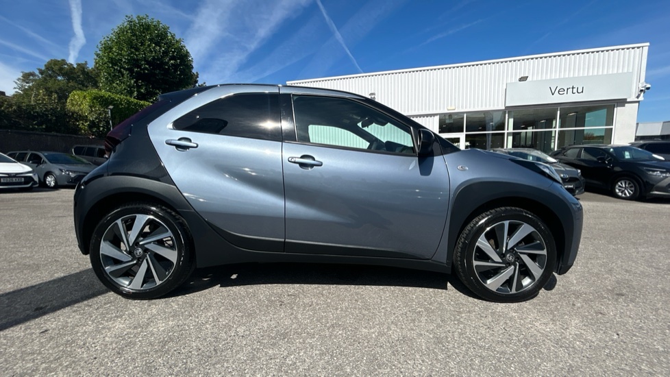 Toyota Aygo X 1.0 VVT-i Edge 5dr Auto Petrol Hatchback - Image 23