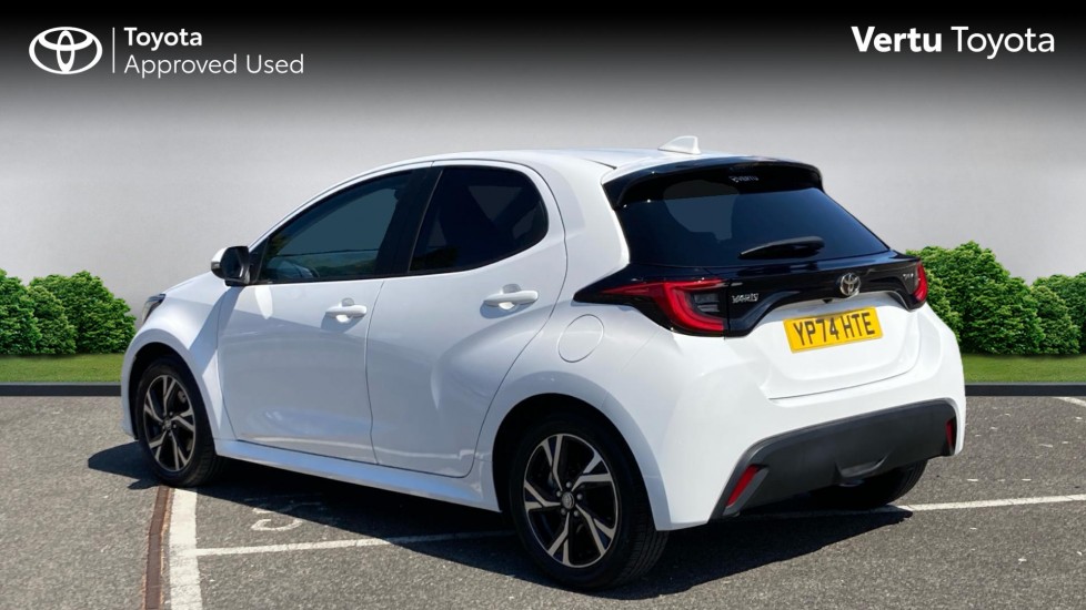 Toyota Yaris 1.5 Hybrid Design 5dr CVT Hybrid Hatchback - Image 4