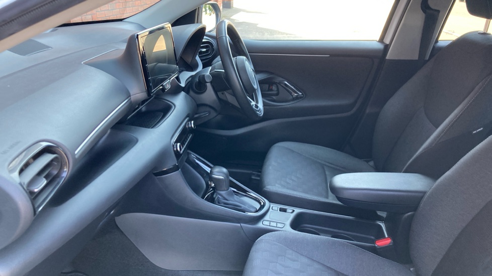Toyota Yaris 1.5 Hybrid Design 5dr CVT Hybrid Hatchback - Image 5