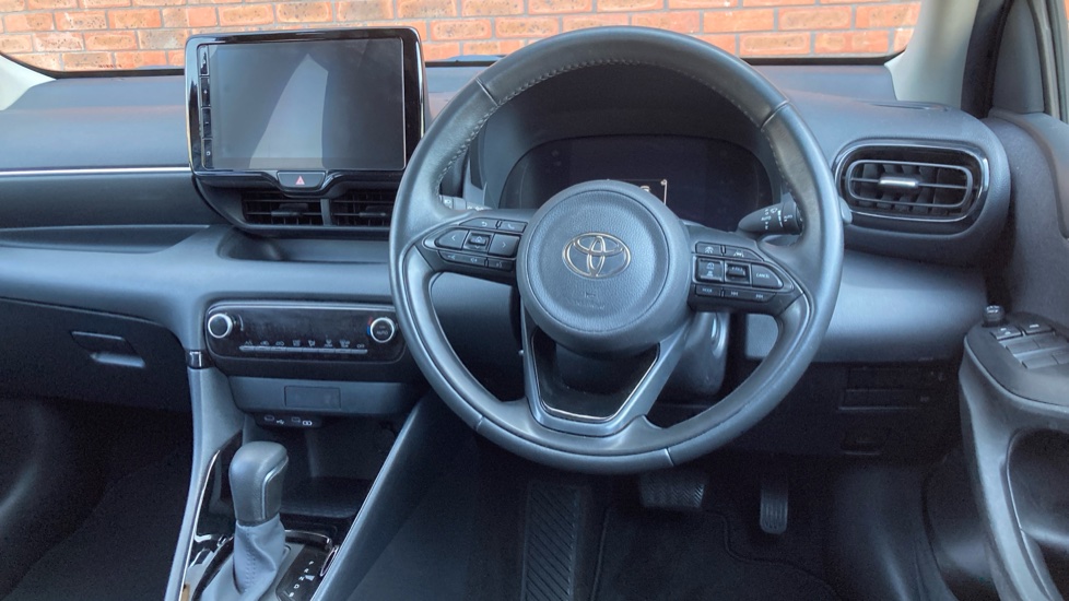 Toyota Yaris 1.5 Hybrid Design 5dr CVT Hybrid Hatchback - Image 6