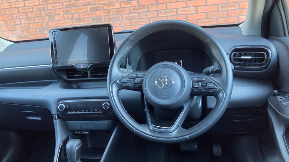 Toyota Yaris 1.5 Hybrid Design 5dr CVT Hybrid Hatchback - Image 7