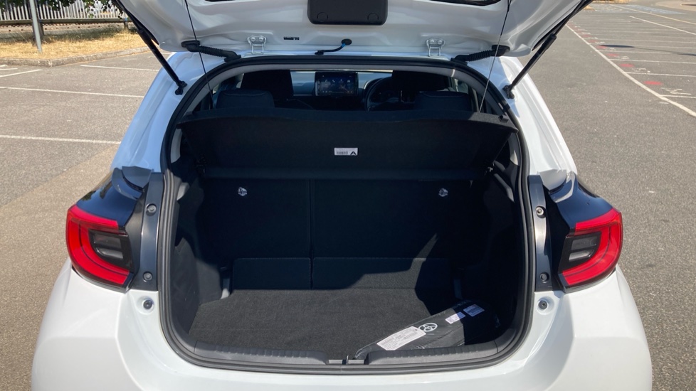 Toyota Yaris 1.5 Hybrid Design 5dr CVT Hybrid Hatchback - Image 13