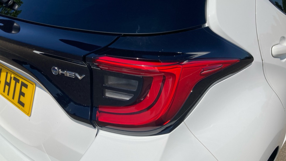 Toyota Yaris 1.5 Hybrid Design 5dr CVT Hybrid Hatchback - Image 21