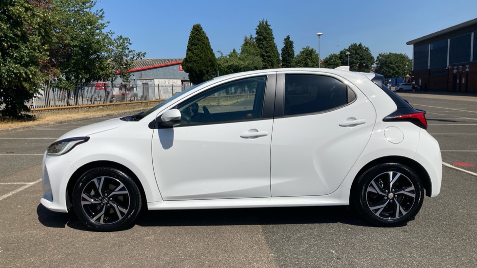 Toyota Yaris 1.5 Hybrid Design 5dr CVT Hybrid Hatchback - Image 24