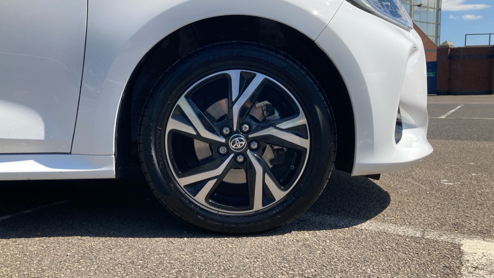 Toyota Yaris 1.5 Hybrid Design 5dr CVT Hybrid Hatchback - Image 25