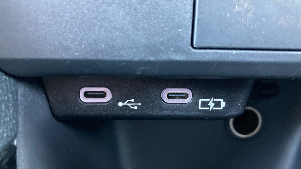 Toyota Yaris 1.5 Hybrid Design 5dr CVT Hybrid Hatchback - Image 33