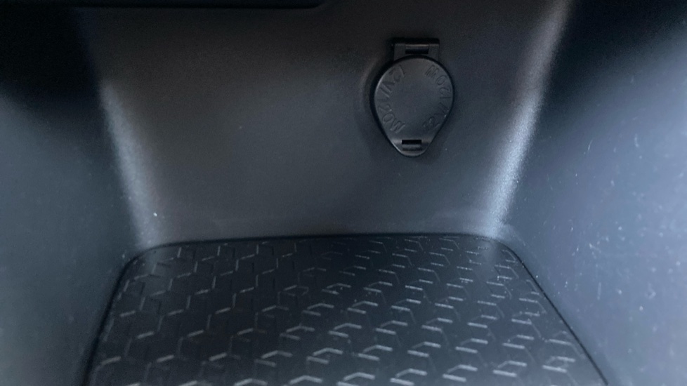 Toyota Yaris 1.5 Hybrid Design 5dr CVT Hybrid Hatchback - Image 34