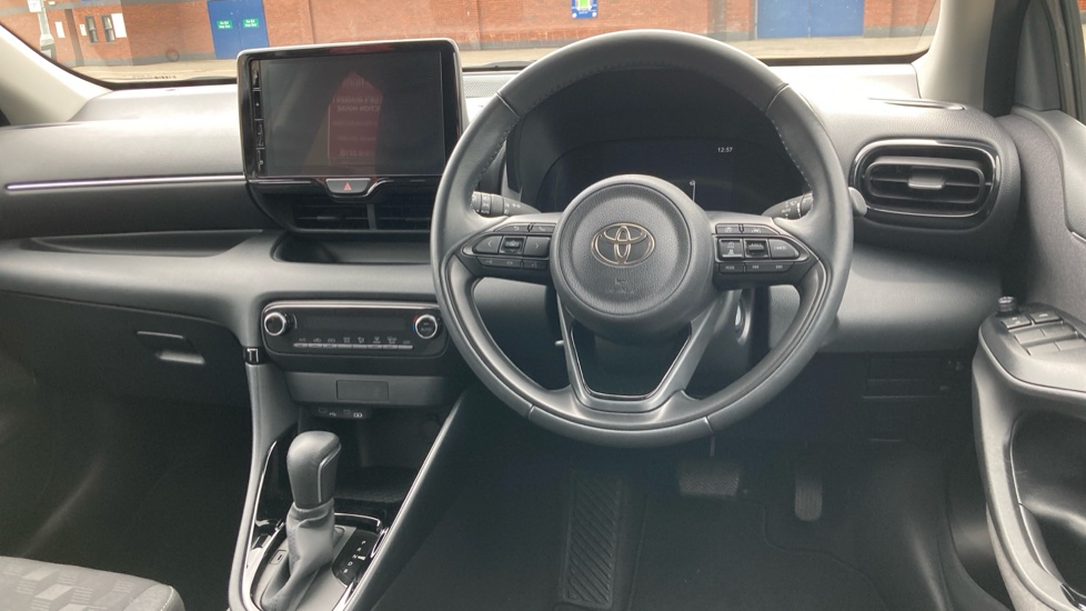Toyota Yaris 1.5 Hybrid Design 5dr CVT Hybrid Hatchback - Image 6