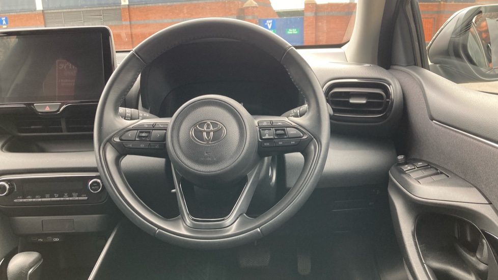 Toyota Yaris 1.5 Hybrid Design 5dr CVT Hybrid Hatchback - Image 10