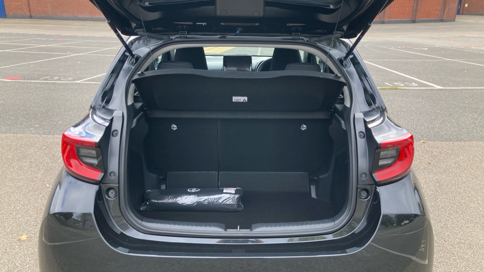 Toyota Yaris 1.5 Hybrid Design 5dr CVT Hybrid Hatchback - Image 13