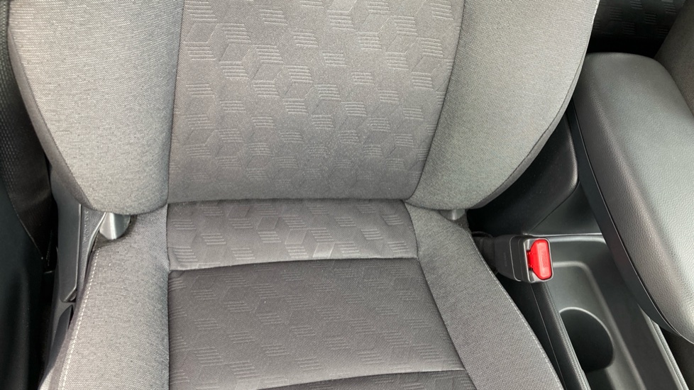 Toyota Yaris 1.5 Hybrid Design 5dr CVT Hybrid Hatchback - Image 14