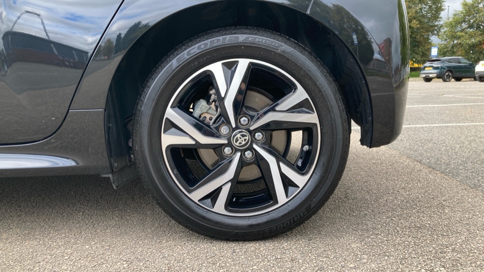 Toyota Yaris 1.5 Hybrid Design 5dr CVT Hybrid Hatchback - Image 25