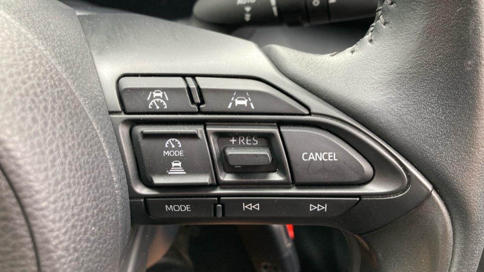 Toyota Yaris 1.5 Hybrid Design 5dr CVT Hybrid Hatchback - Image 31